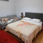 Center Apartment *