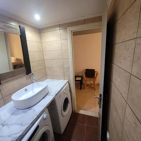 Center Apartment *